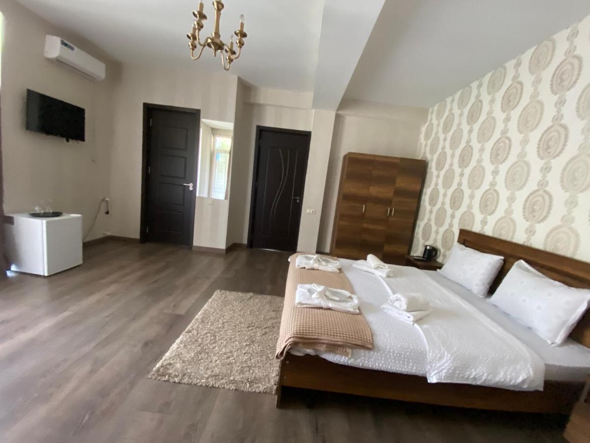 Borjomi Central Hotell Exteriör bild