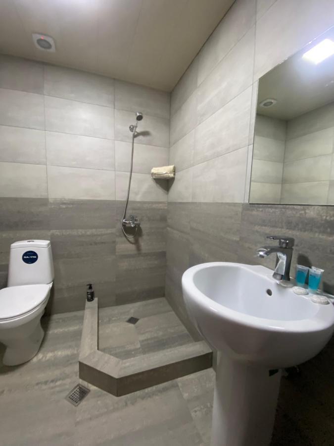 Borjomi Central Hotell Exteriör bild
